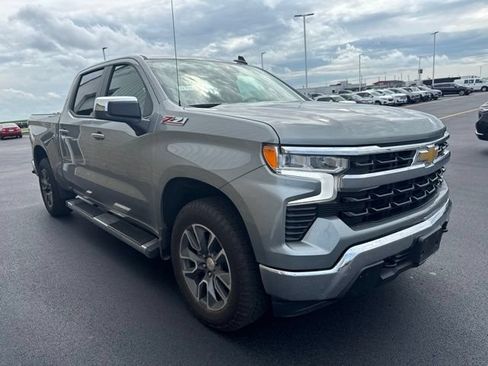 Used 2025 Chevrolet Silverado 1500 LT AWD/4WD image 4