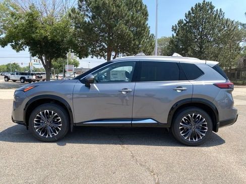 New 2026 Nissan Rogue Platinum AWD/4WD image 2