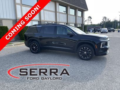 Used 2025 Chevrolet Traverse LT w/ Sun and Wheel Package