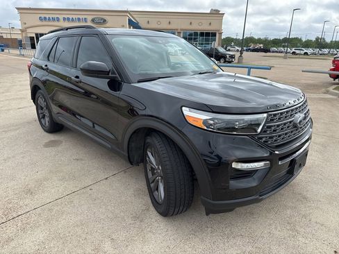 Used 2023 Ford Explorer XLT w/ Equipment Group 202A image 17