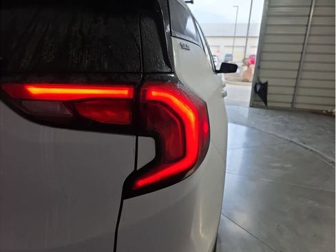 Used 2018 GMC Terrain SLE w/ Driver Convenience Package image 10