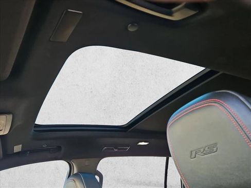 Used 2025 Chevrolet Traverse RS image 16