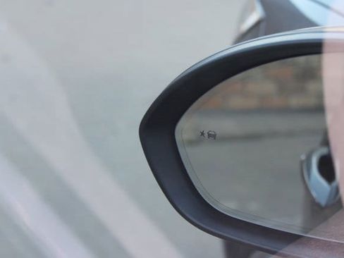 Used 2022 Buick Envision Avenir w/ Technology Package II image 23