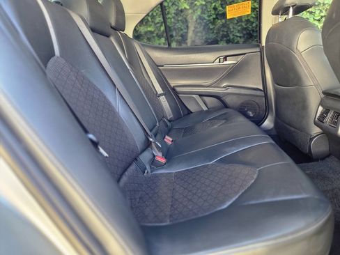 Used 2018 Toyota Camry XSE FWD image 25