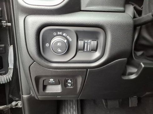 Used 2025 RAM 1500 Laramie image 8