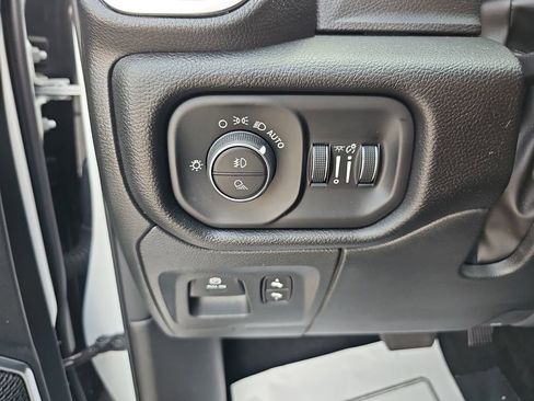 Used 2023 RAM 1500 Laramie AWD/4WD image 34