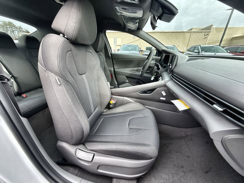 New 2026 Hyundai Elantra SE image 25