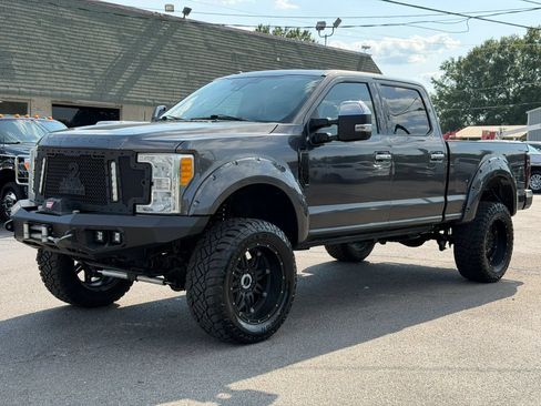 Used 2017 Ford F250 Lariat w/ Lariat Ultimate Package AWD/4WD image 8