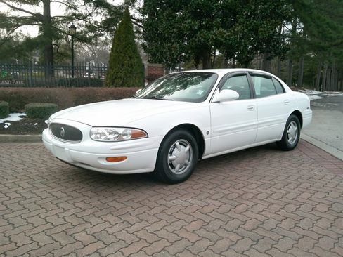Used 2000 Buick Le Sabre Custom w/ Prestige Opt Pkg image 2