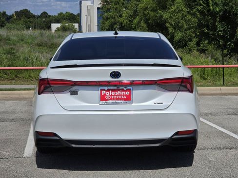 Used 2022 Toyota Avalon XSE FWD image 5