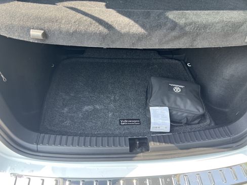 Certified 2022 Volkswagen Taos SE FWD image 30