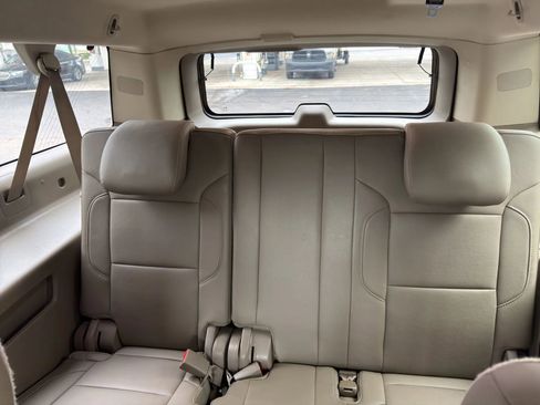 Used 2016 Chevrolet Suburban LT image 28