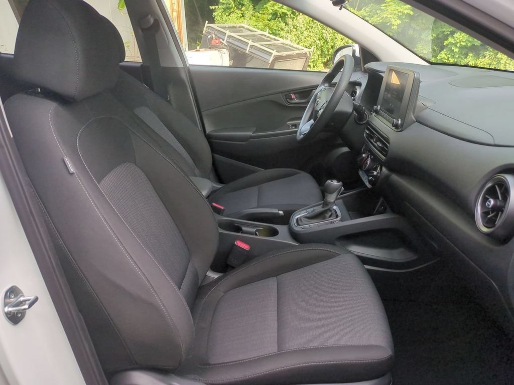 Used 2023 Hyundai Kona SEL AWD/4WD image 26