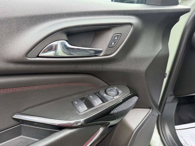 Certified 2024 Chevrolet Trax RS FWD image 18