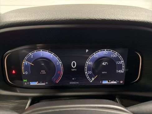 Used 2024 Jeep Wagoneer L Series II w/ Flexible Seating Group image 15