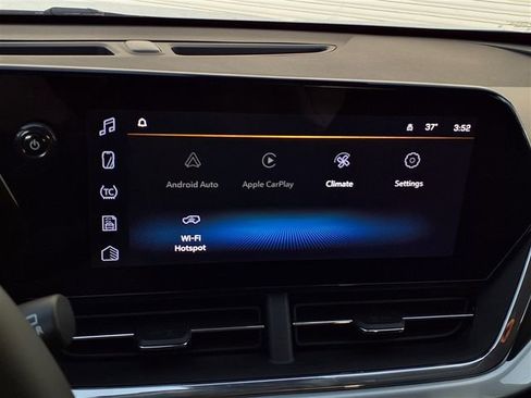 New 2026 Chevrolet Trax LT w/ LT Convenience Package FWD image 9