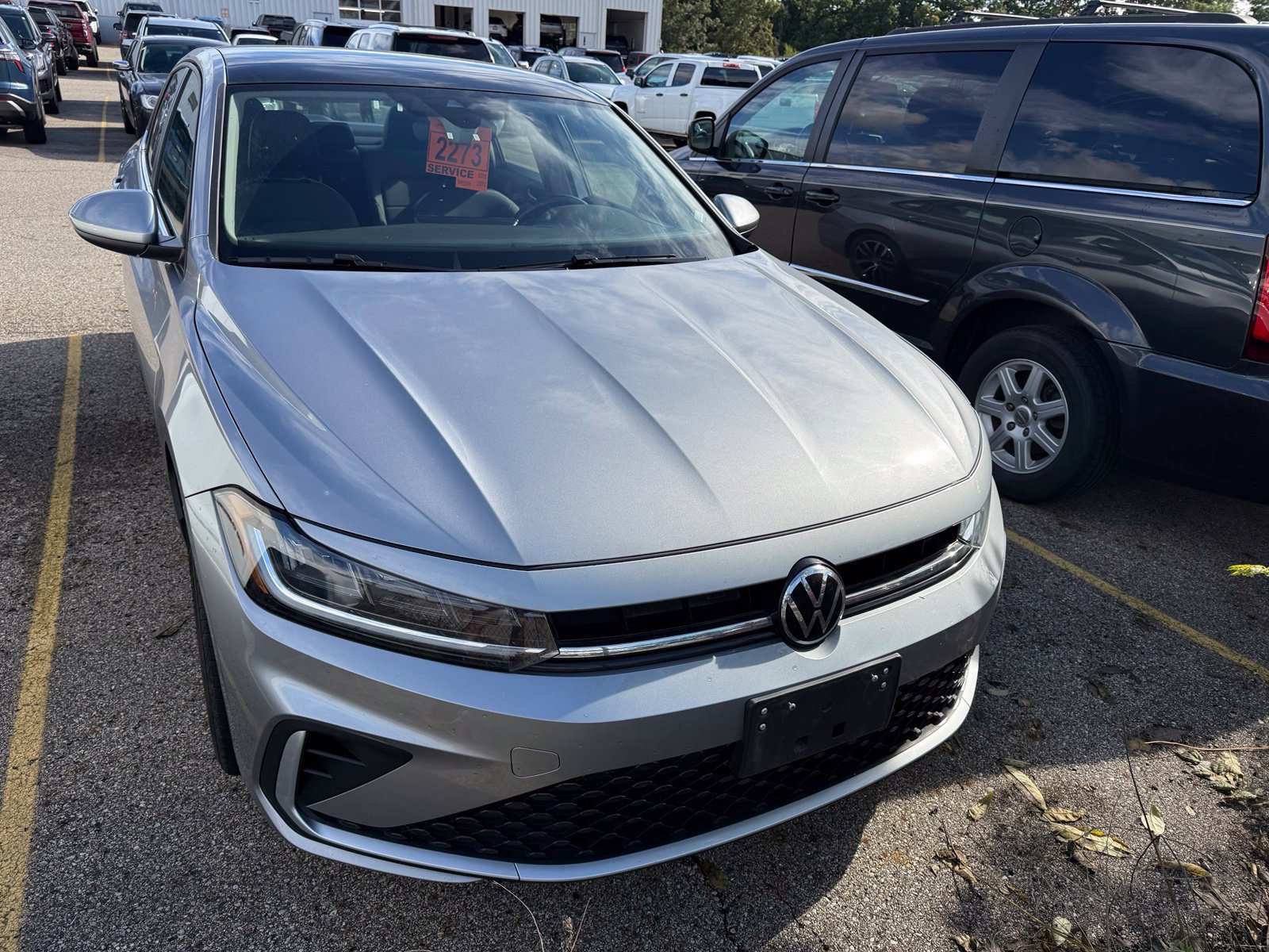 Used 2025 Volkswagen Jetta SE FWD image 6