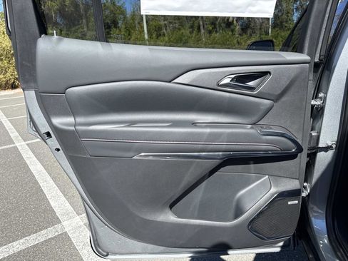 New 2026 Chevrolet Traverse RS image 9