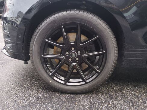 New 2026 Land Rover Range Rover Velar Dynamic SE image 9