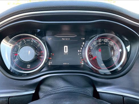 Used 2017 Dodge Challenger R/T Scat Pack RWD image 21
