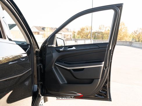 Used 2018 Mercedes-Benz GLS 550 4MATIC w/ Driver Assistance Package image 45