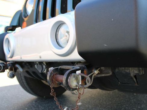 Used 2011 Jeep Wrangler Sahara w/ Connectivity Group AWD/4WD image 16