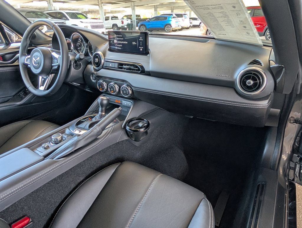 Used 2025 MAZDA MX-5 Miata RF Grand Touring RWD image 19