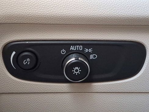 Used 2022 Buick Envision Preferred image 26