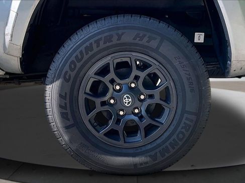 Used 2021 Toyota Tacoma SR5 RWD image 32