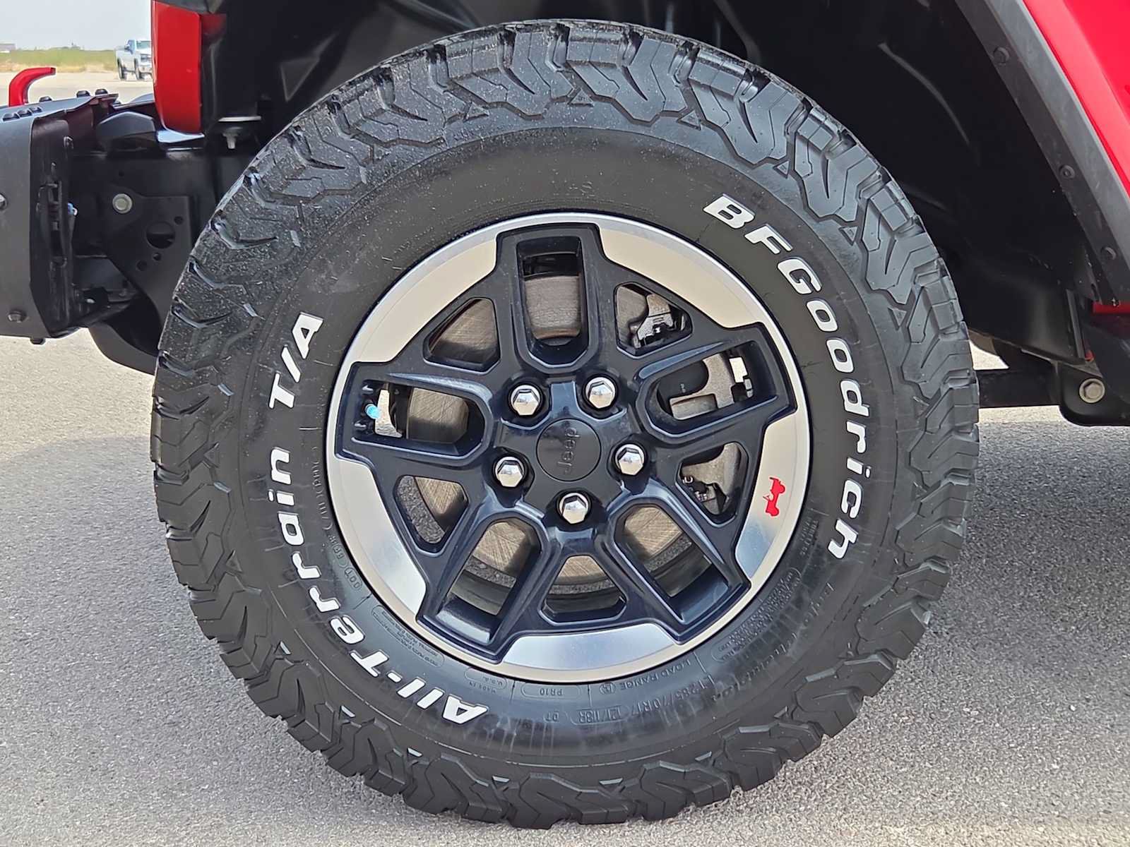 Used 2019 Jeep Wrangler Unlimited Rubicon w/ Dual Top Group AWD/4WD image 12