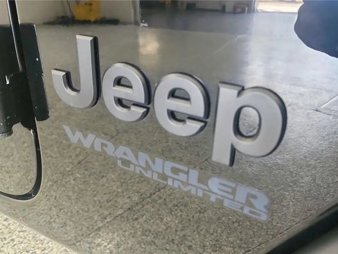 Used 2022 Jeep Wrangler Unlimited Sport AWD/4WD image 16