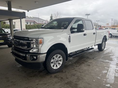 Certified 2022 Ford F250 XLT w/ XLT Value Package image 1