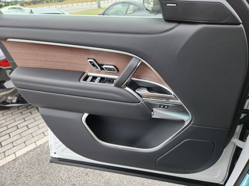 New 2026 Land Rover Range Rover SE image 16