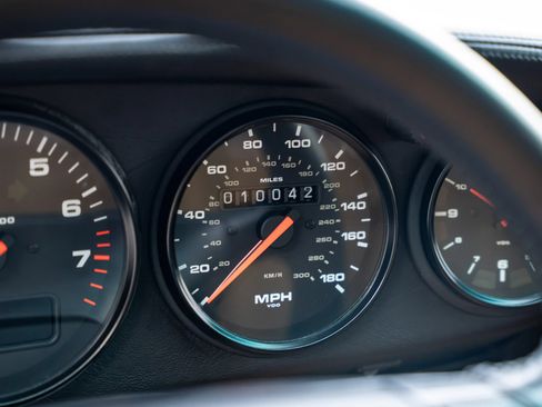 Used 1992 Porsche 911 Turbo RWD image 40
