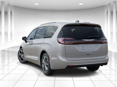 New 2026 Chrysler Pacifica Pinnacle
