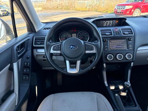 Used 2017 Subaru Forester 2.5i image 18