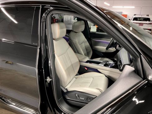 Certified 2024 Audi Q8 e-tron Prestige w/ Prestige Package image 9