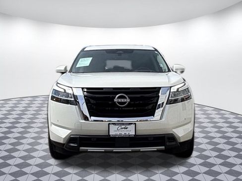 Used 2023 Nissan Pathfinder Platinum w/ Cargo Package AWD/4WD image 2