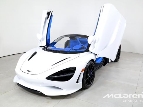 New 2026 McLaren 750S Spider RWD image 6