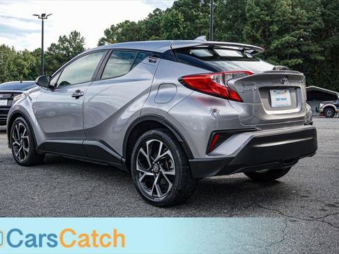 Used 2019 Toyota C-HR XLE image 7