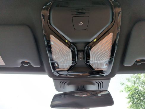 Used 2023 BMW 330i xDrive Sedan w/ Premium Package image 28