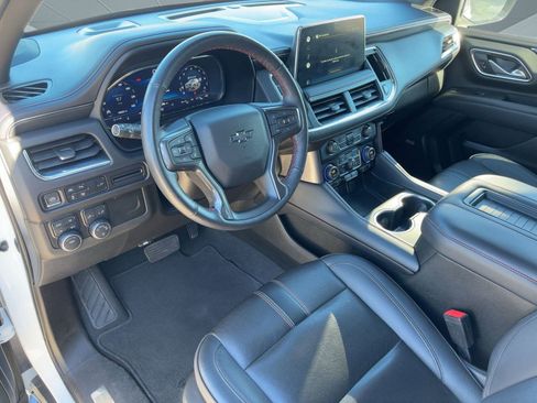 Used 2022 Chevrolet Suburban RST w/ Sport Performance Package image 4