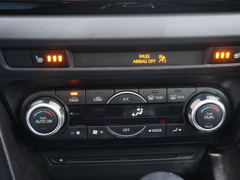 Used 2016 MAZDA MAZDA3 i Grand Touring image 23