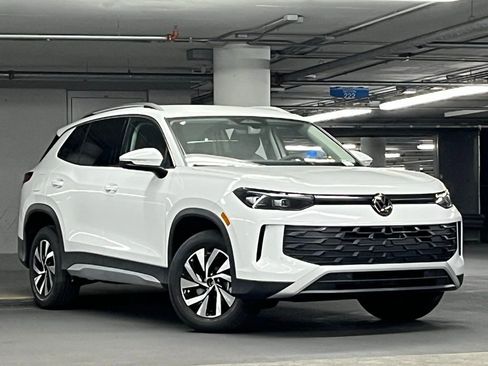 New 2026 Volkswagen Tiguan S FWD image 2