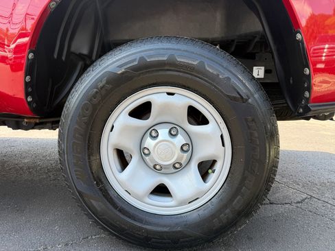 Used 2018 Toyota Tacoma SR RWD image 10