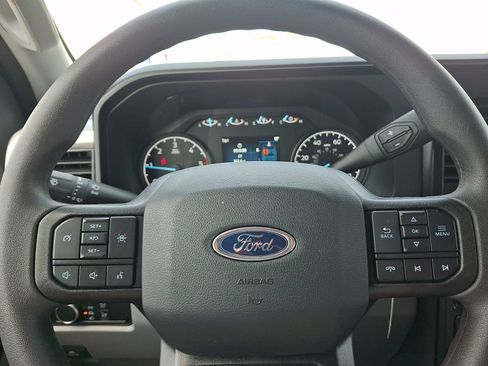 New 2025 Ford F550 4x4 Crew Cab image 13