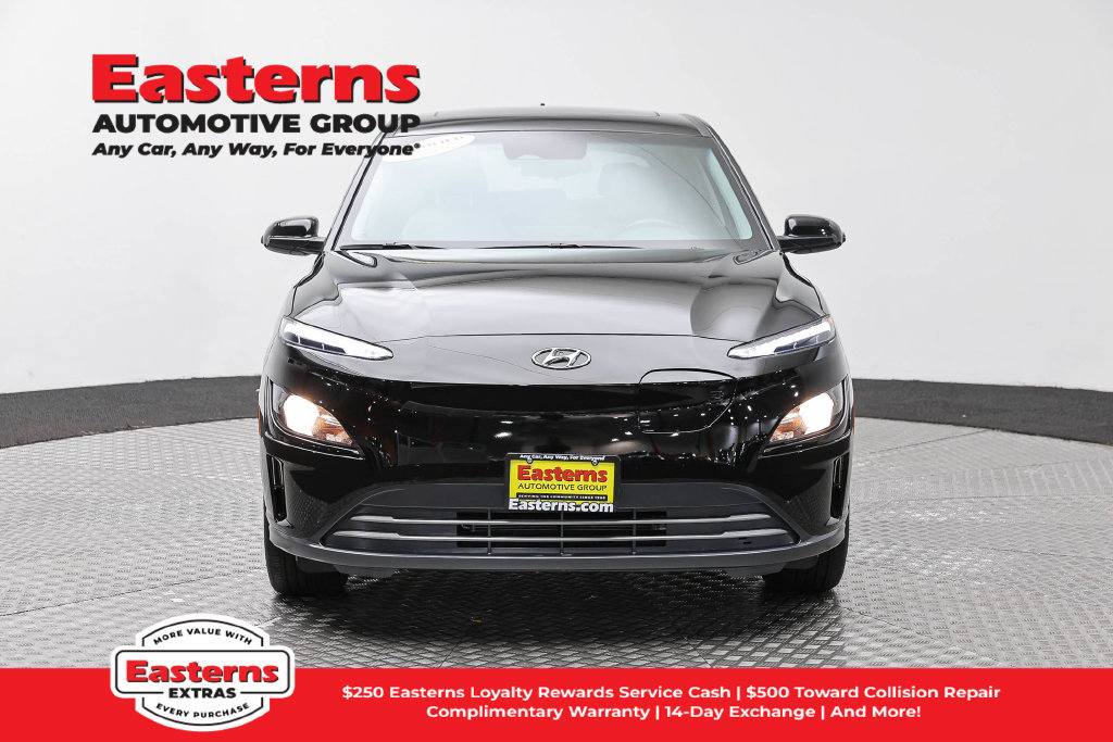Used 2023 Hyundai Kona SEL FWD image 3