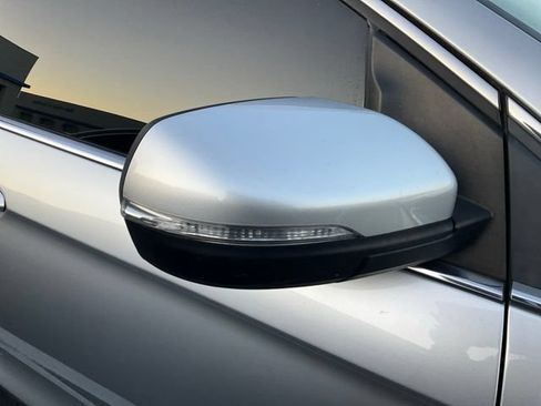 Used 2016 Ford Edge SEL FWD image 3