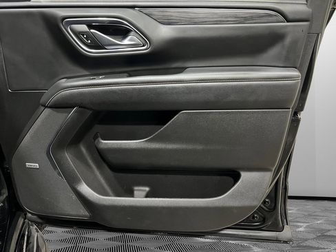 Used 2023 GMC Yukon XL SLT image 14