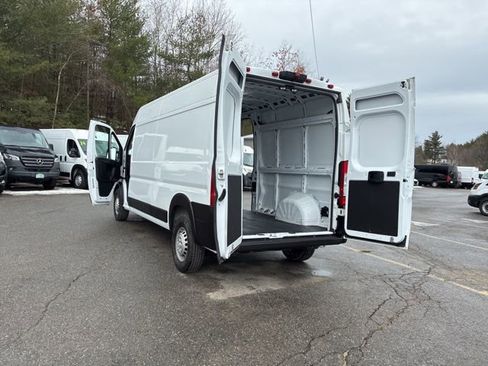 Used 2025 RAM ProMaster 2500 w/ Convenience Group FWD image 13